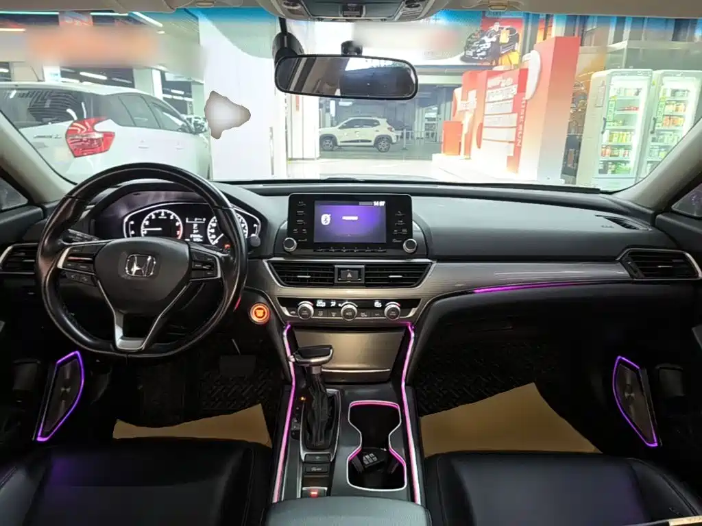 Honda Accord — фото 10