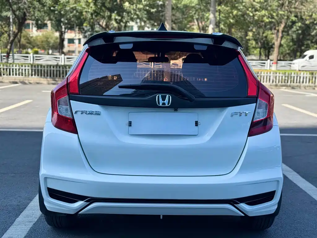 Honda Fit — фото 11