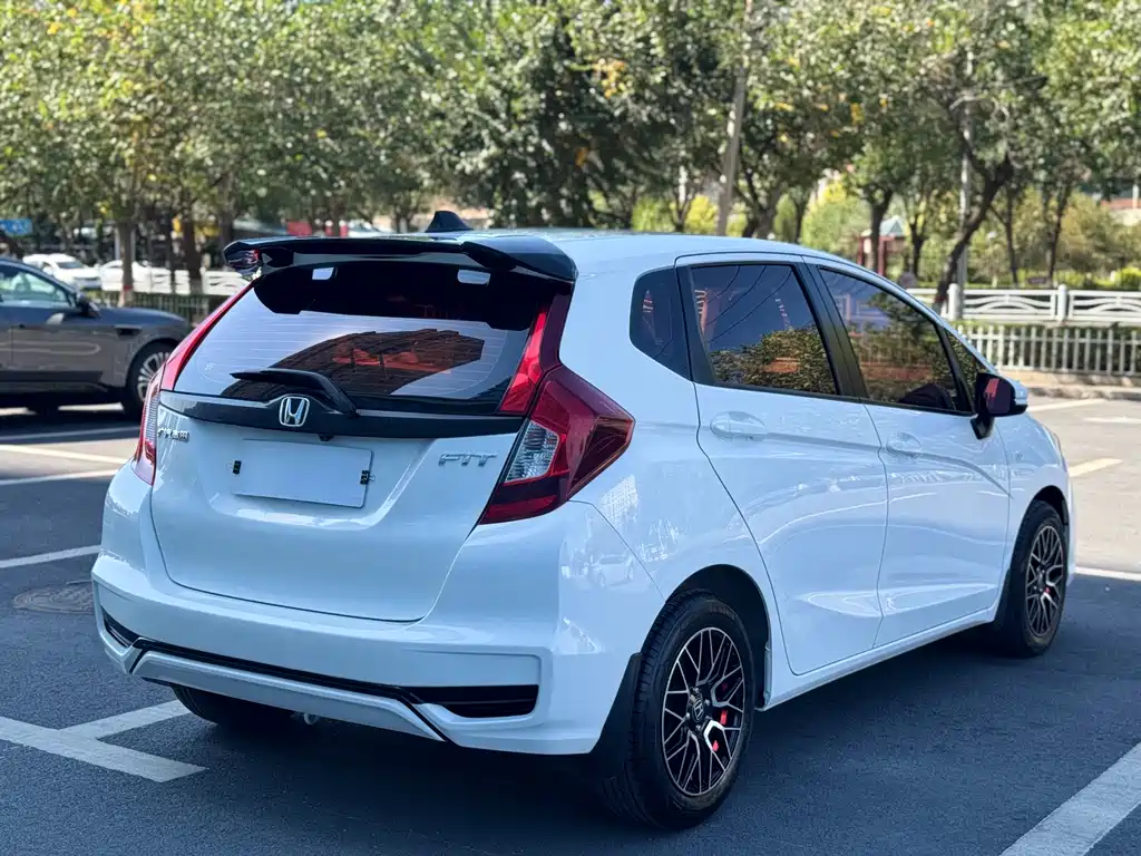 Honda Fit — фото 13
