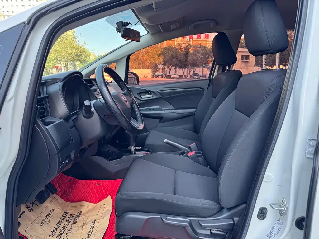 Honda Fit — фото 4