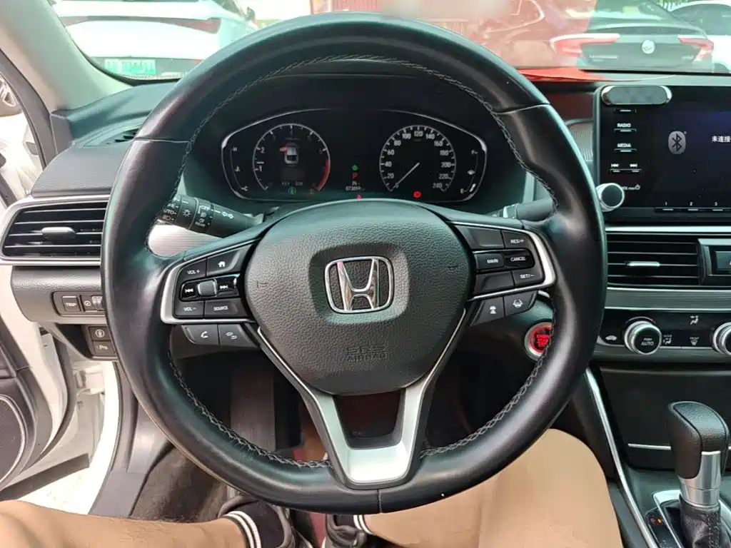 Honda Accord — фото 11