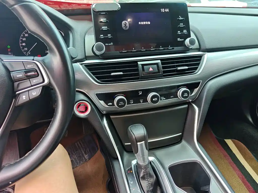 Honda Accord — фото 13
