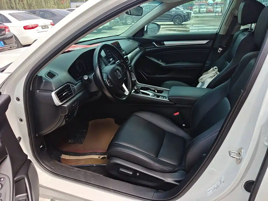 Honda Accord — фото 15