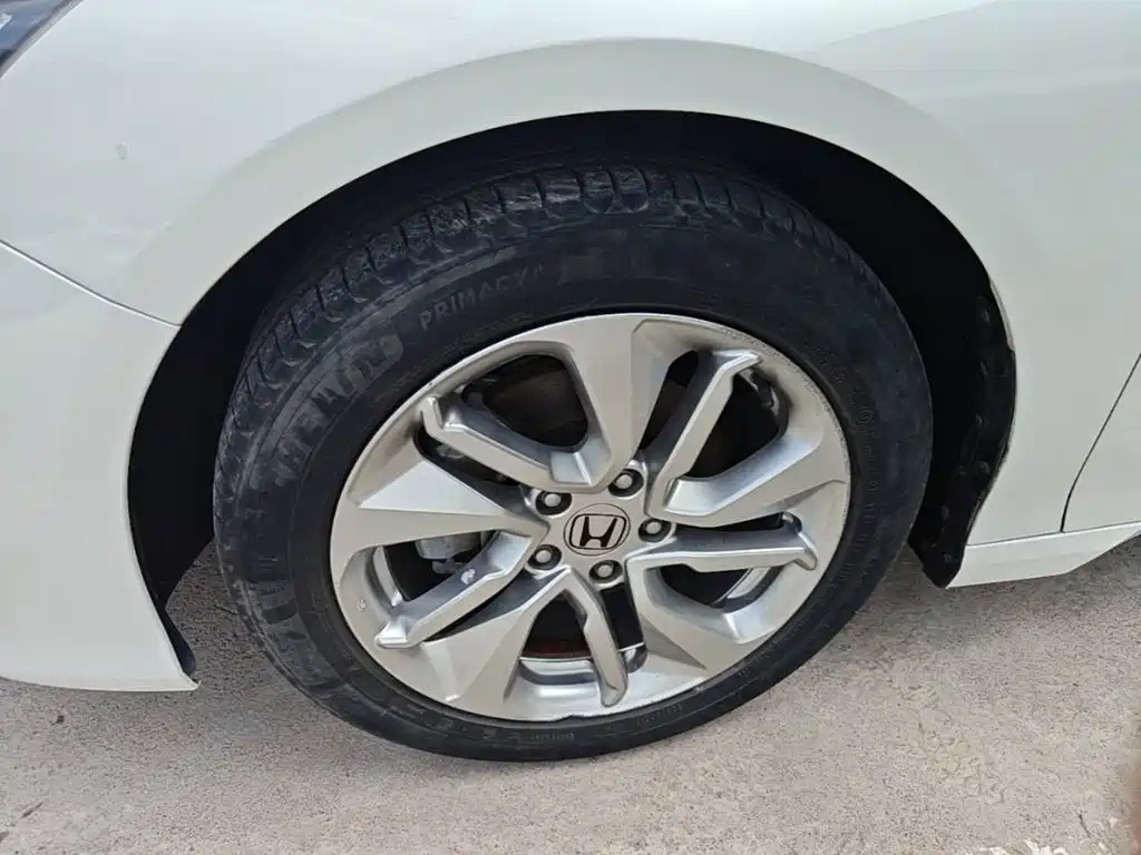 Honda Accord — фото 23