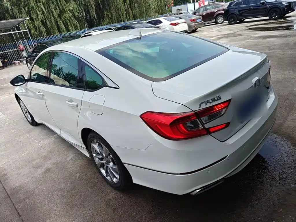 Honda Accord — фото 5