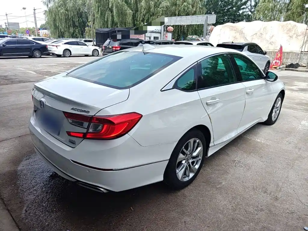 Honda Accord — фото 7