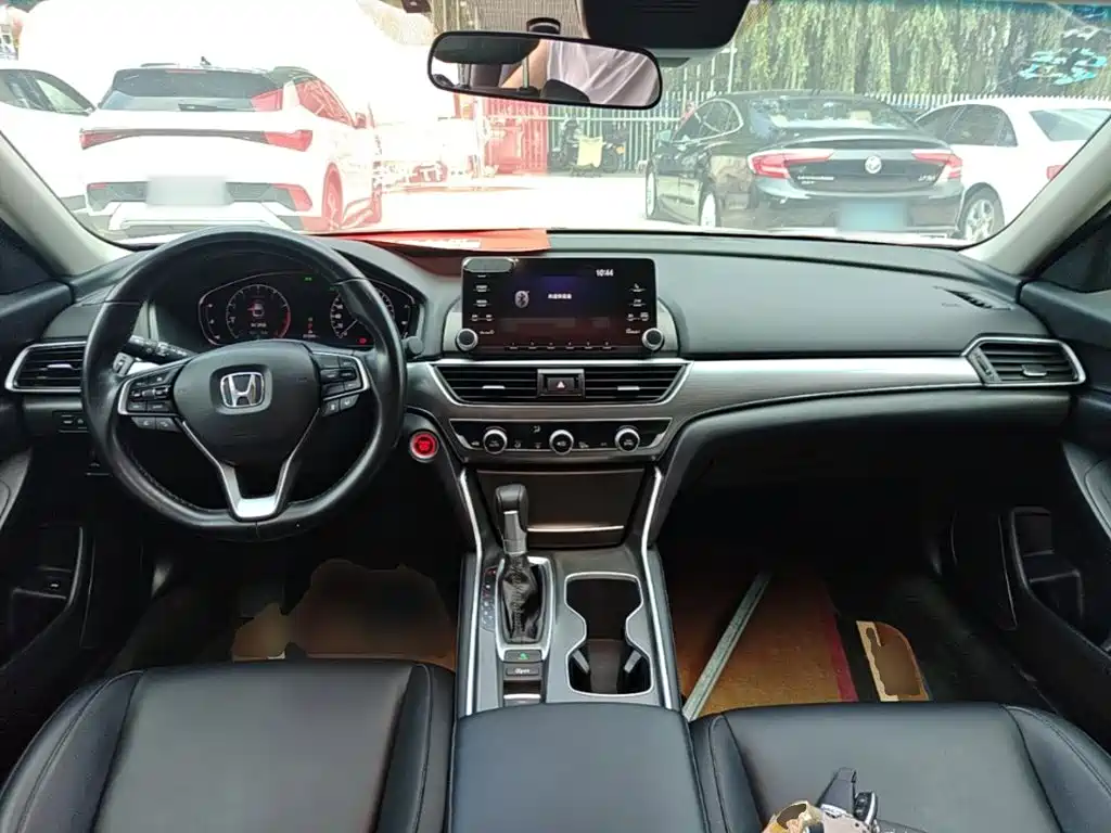 Honda Accord — фото 10