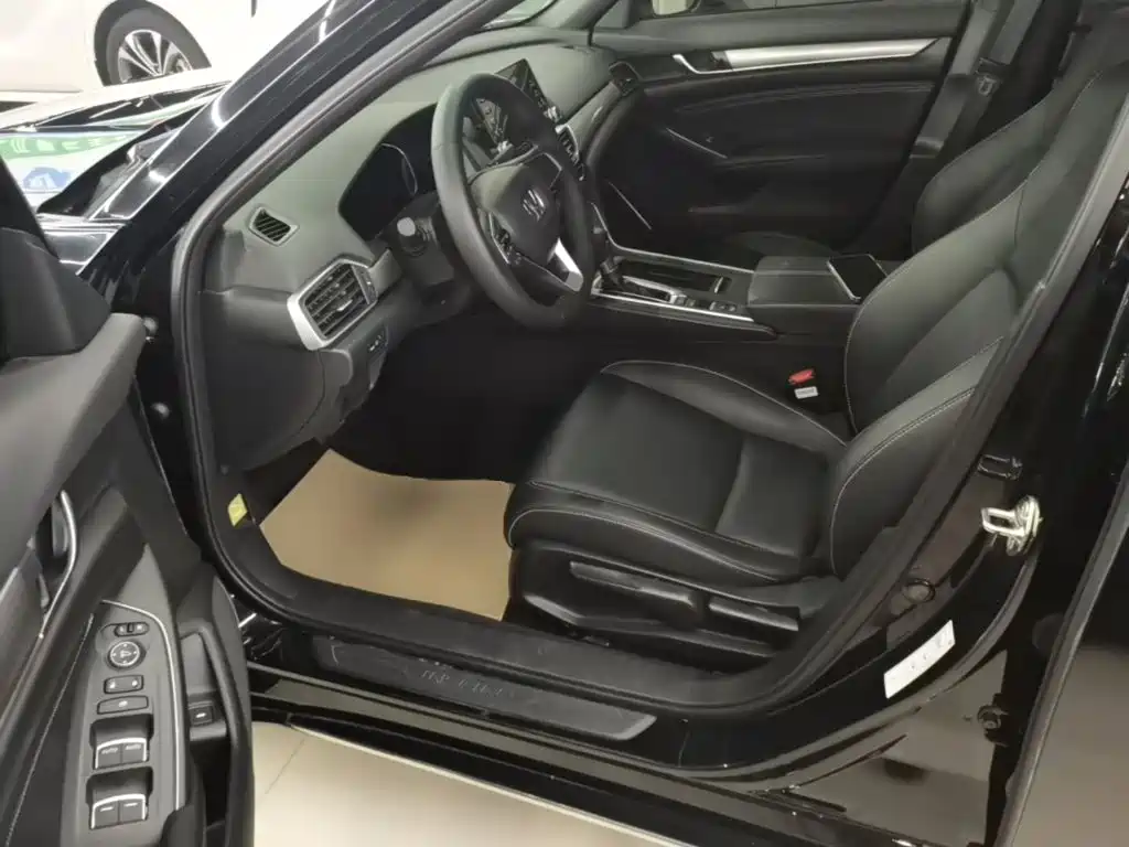 Honda Inspire — фото 16