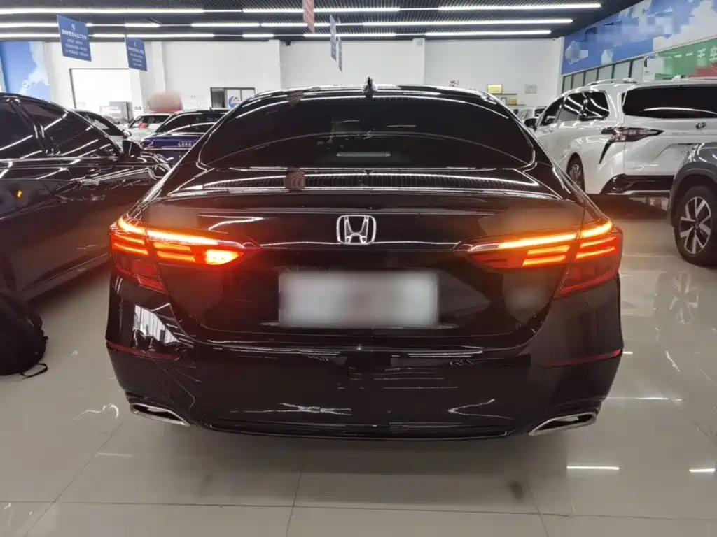 Honda Inspire — фото 6