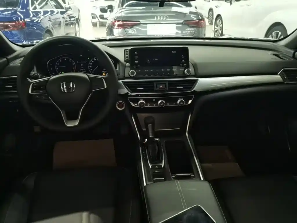 Honda Inspire — фото 10