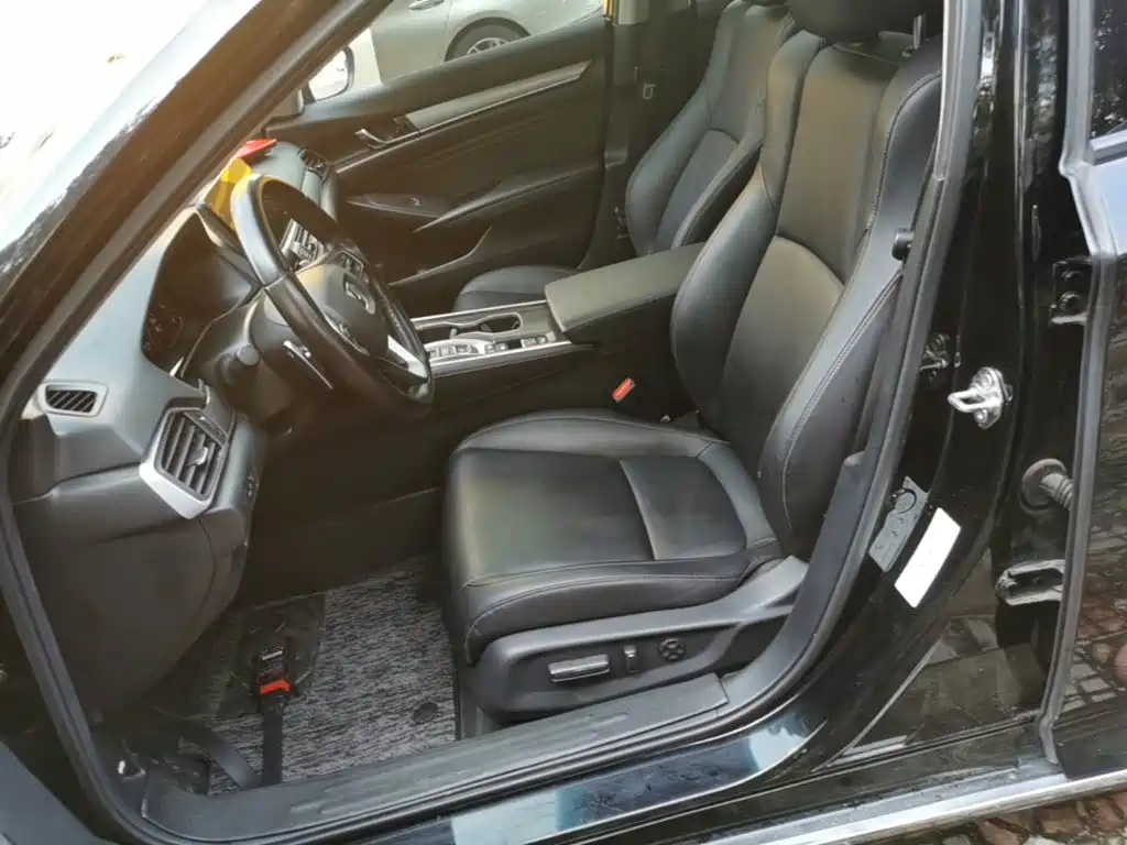 Honda Accord — фото 15