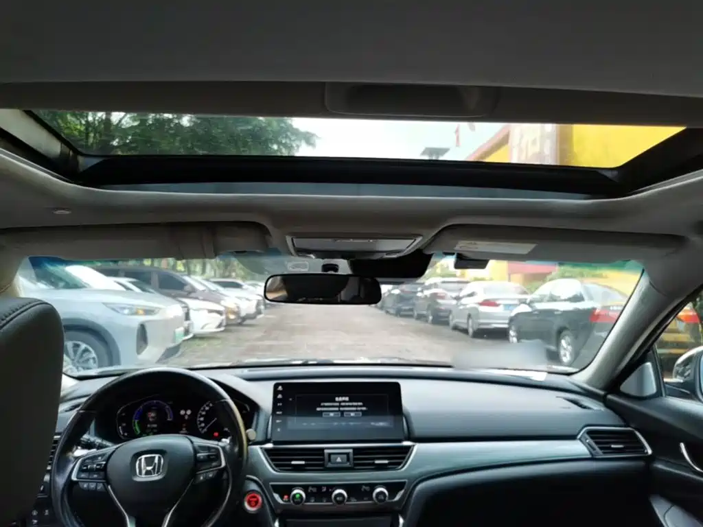 Honda Accord — фото 18