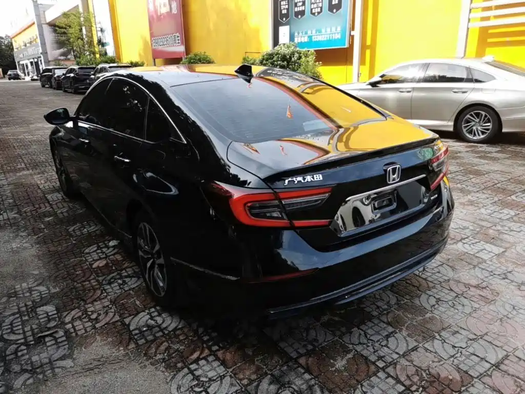 Honda Accord — фото 5