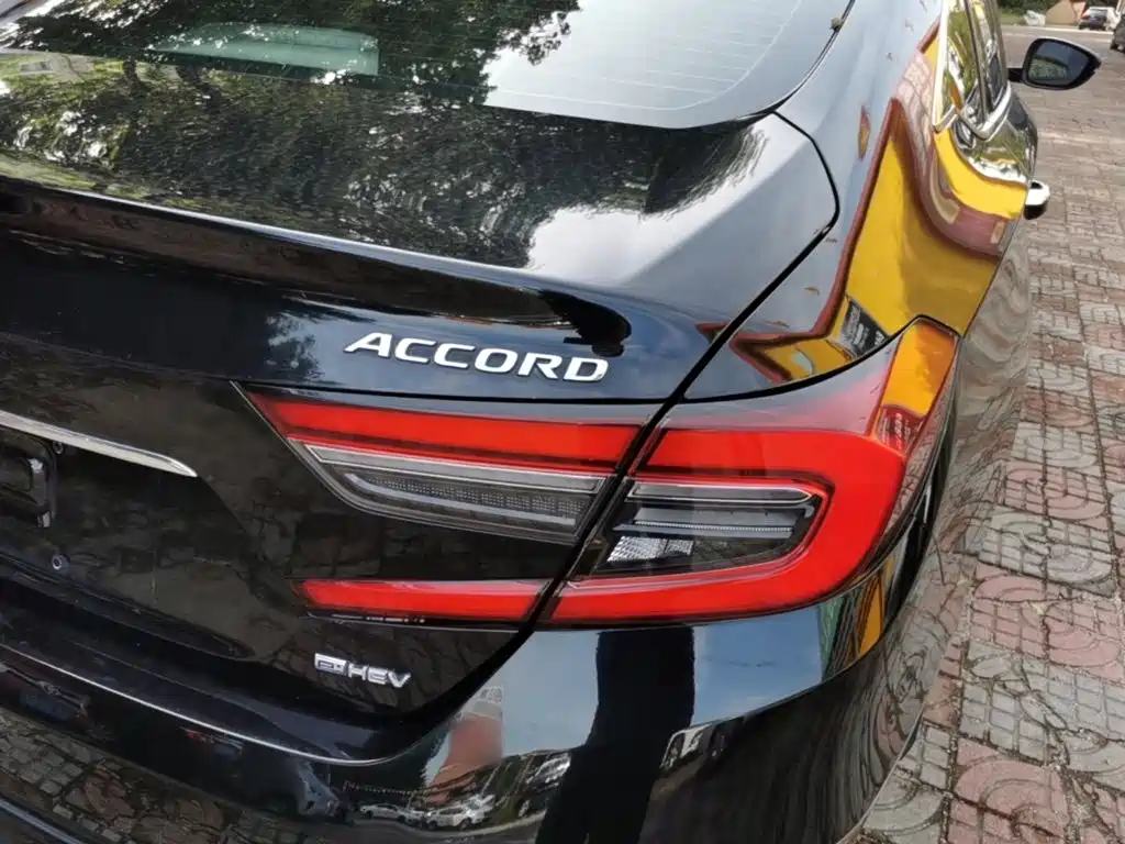 Honda Accord — фото 8