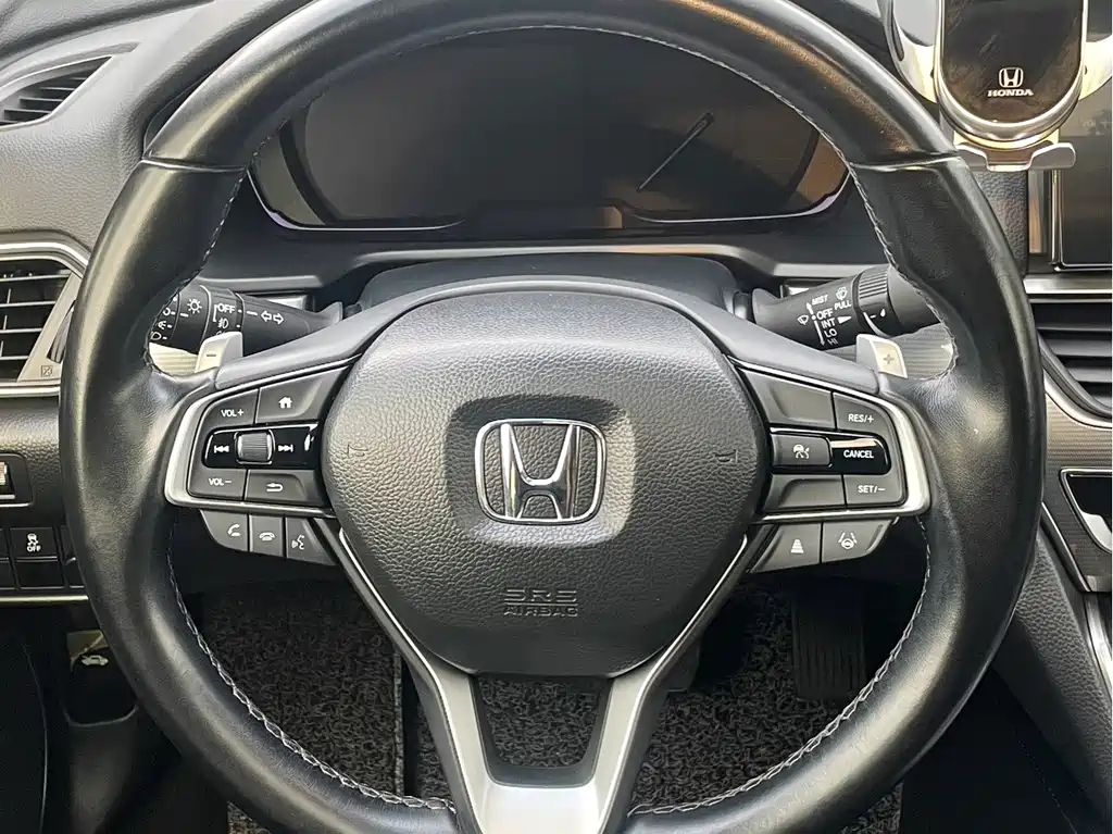 Honda Accord — фото 20