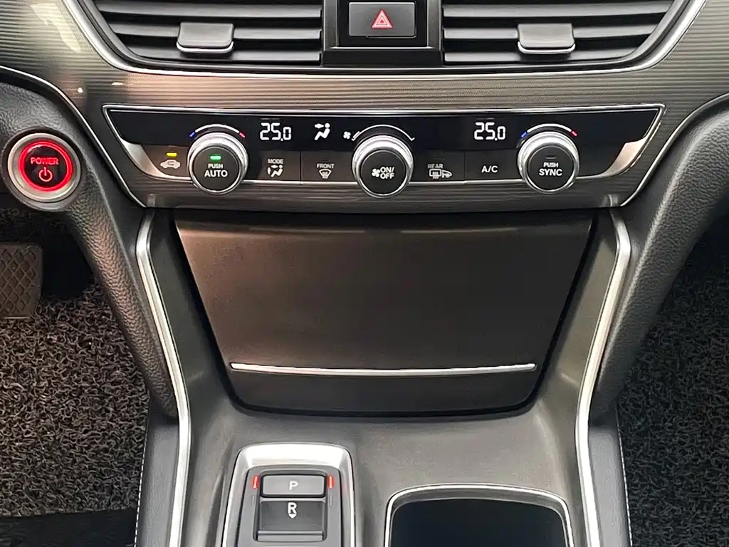 Honda Accord — фото 21