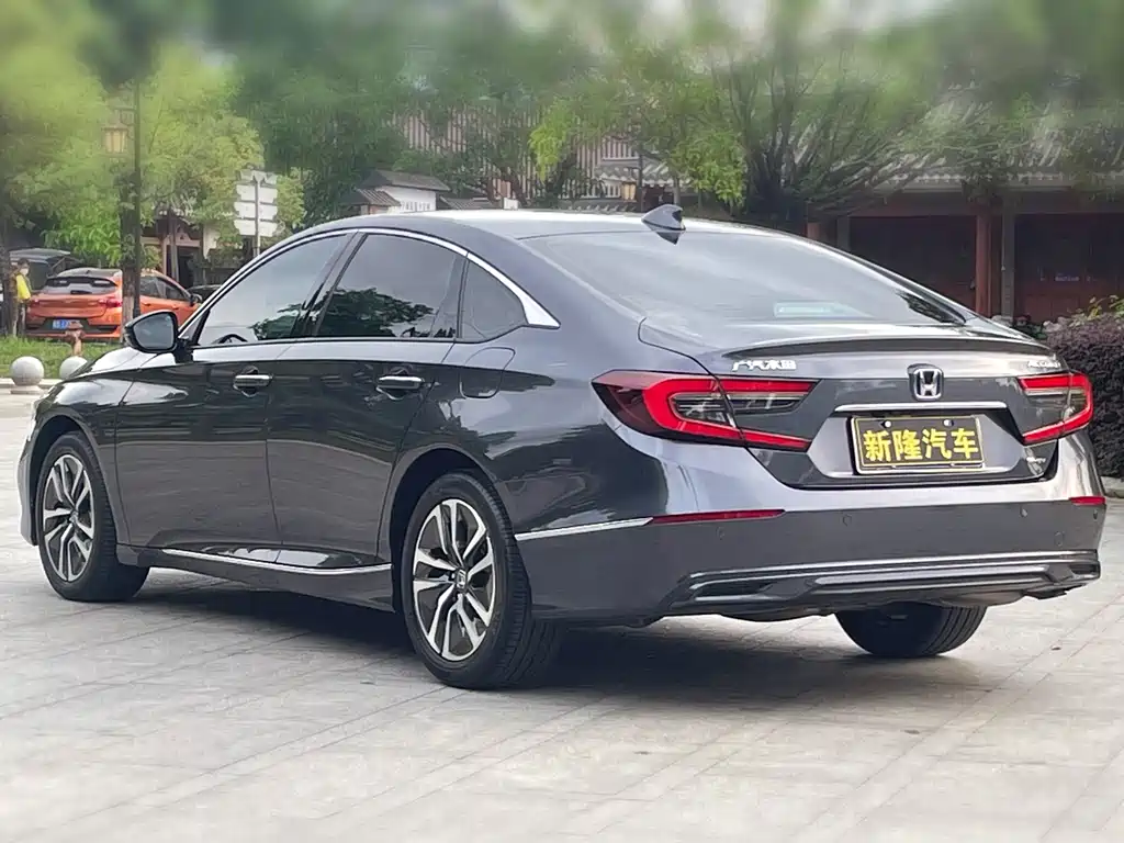 Honda Accord — фото 6