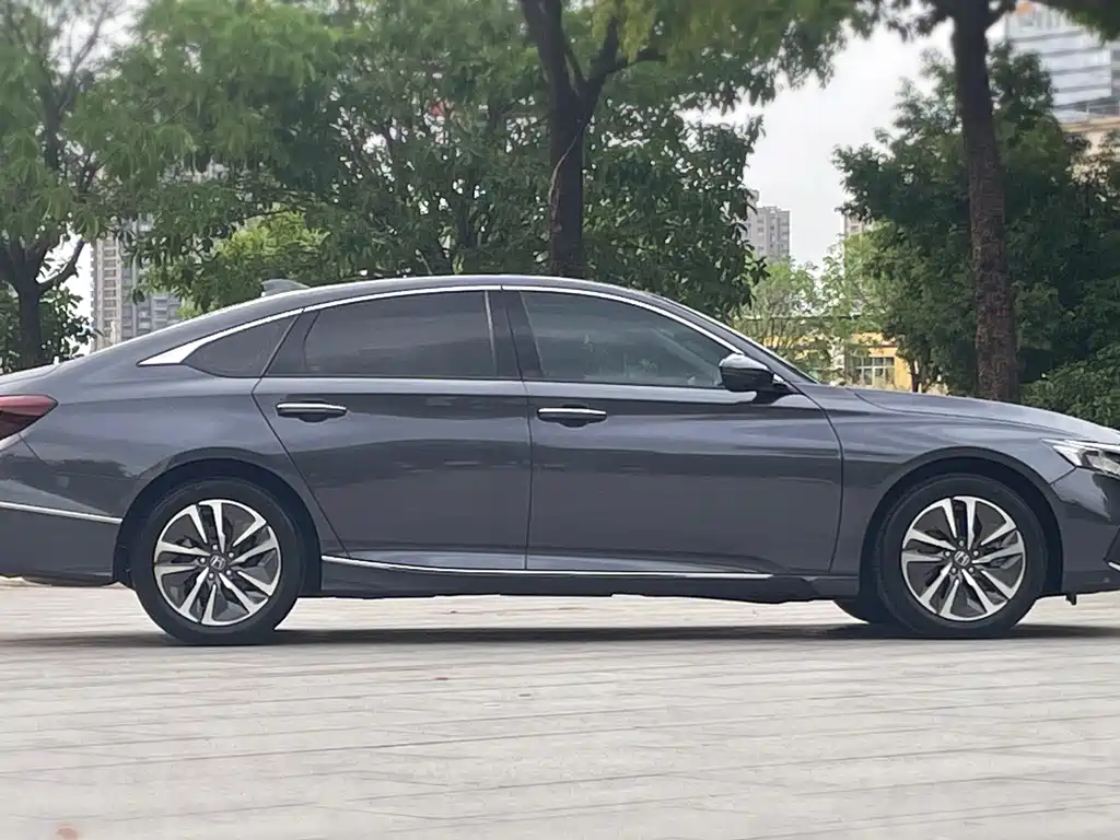 Honda Accord — фото 7