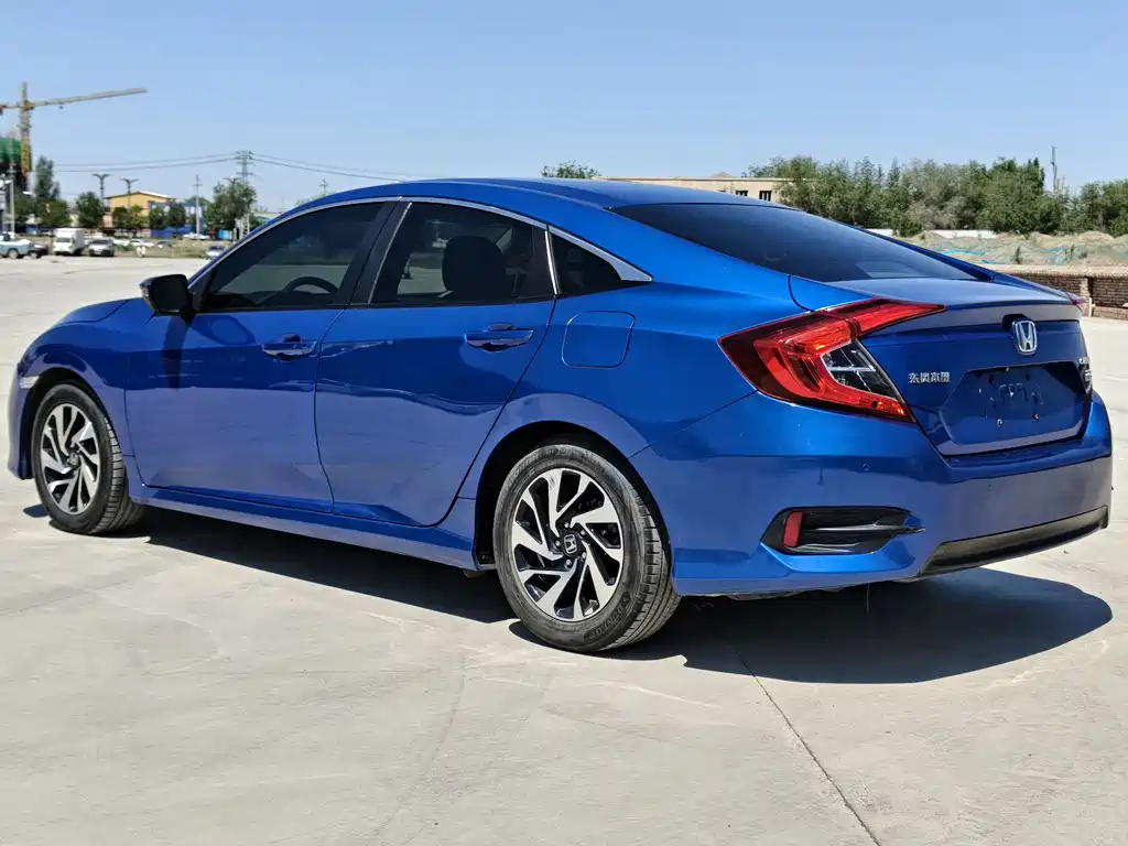 Honda Civic — фото 7