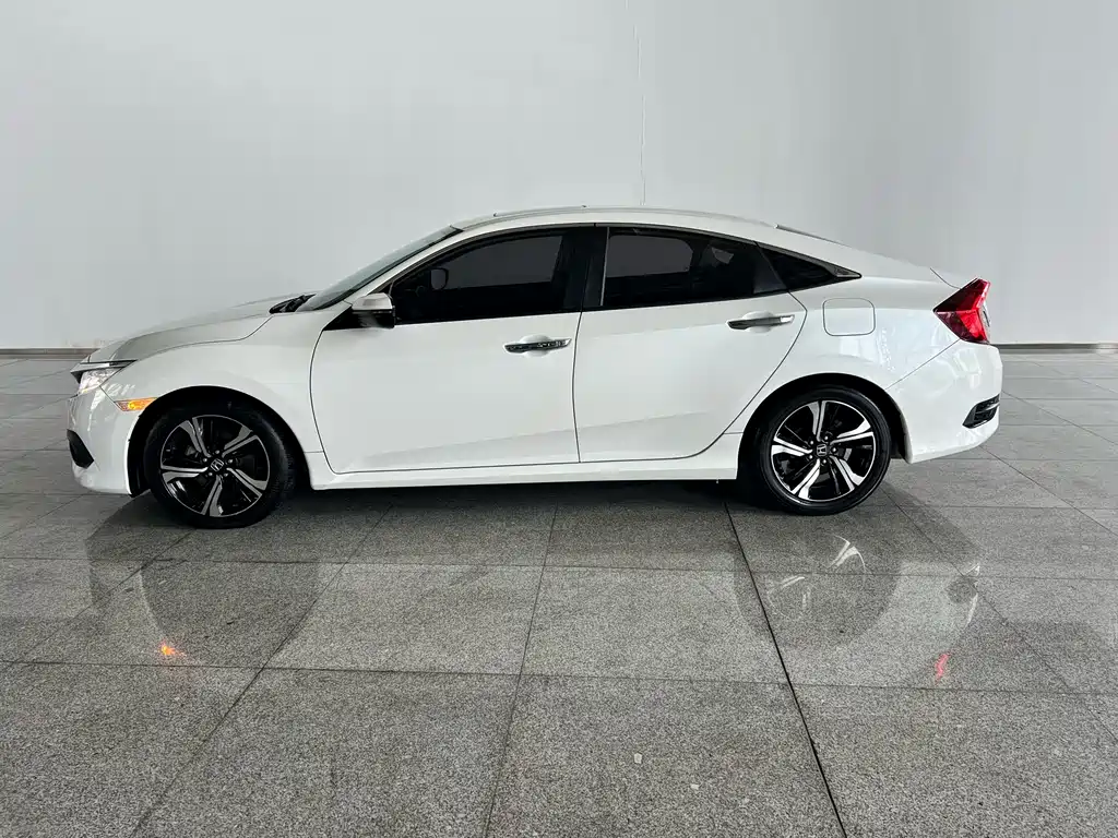 Honda Civic — фото 29