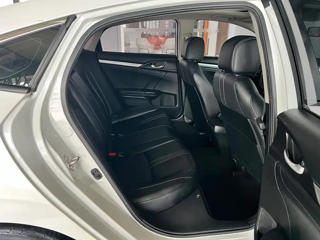 Honda Civic — фото 10