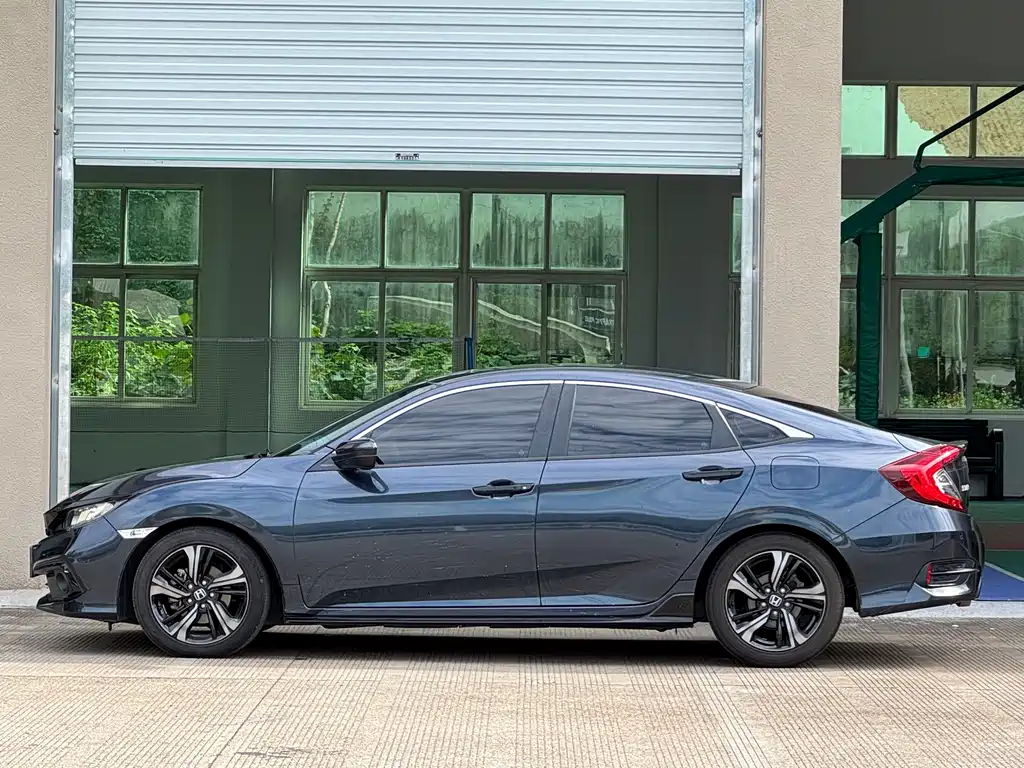 Honda Civic — фото 5