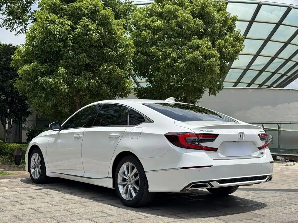 Honda Accord — фото 5