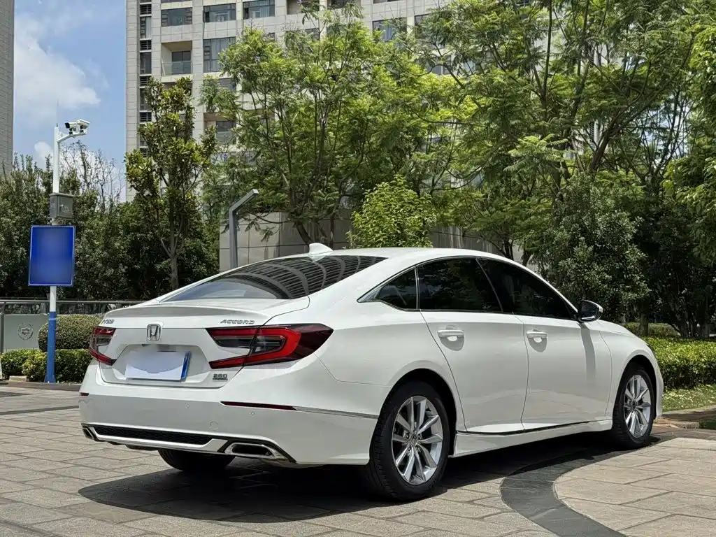 Honda Accord — фото 7