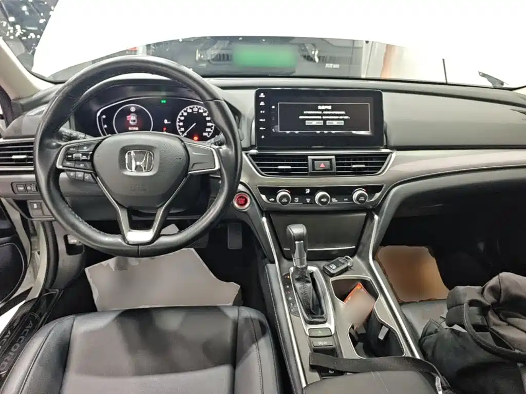 Honda Accord — фото 10