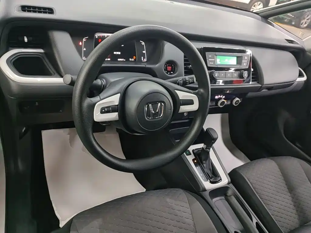 Honda Fit — фото 11