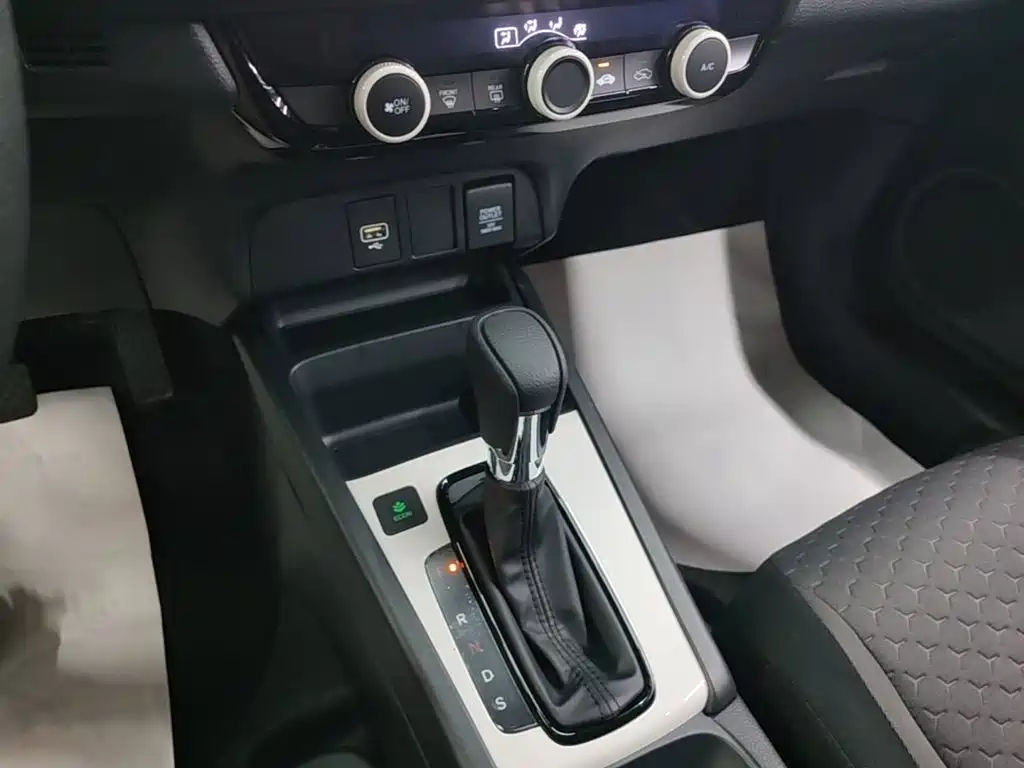 Honda Fit — фото 14