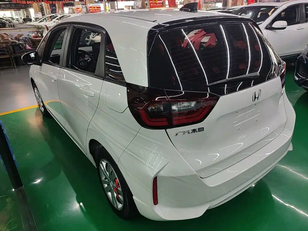 Honda Fit — фото 5