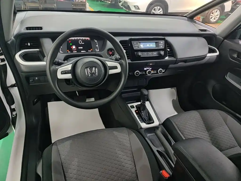 Honda Fit — фото 10