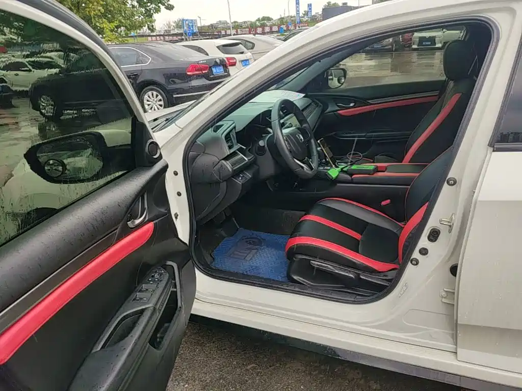 Honda Civic — фото 16