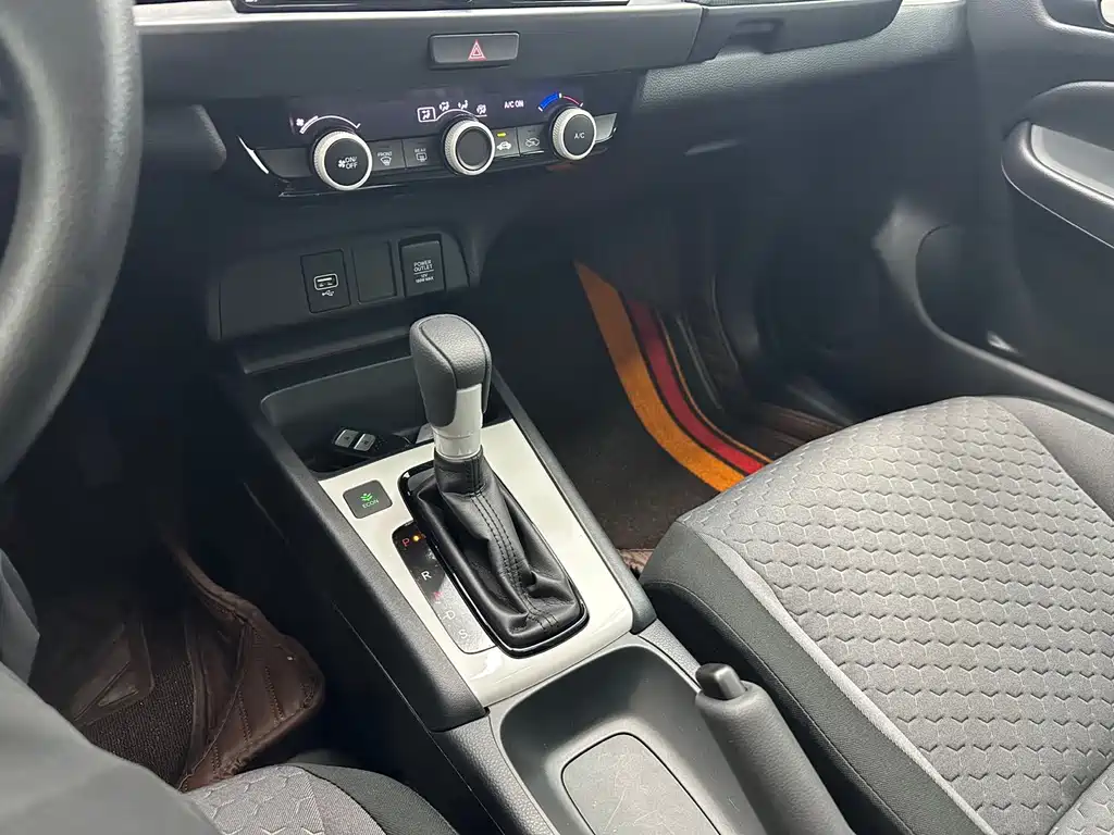 Honda Fit — фото 15
