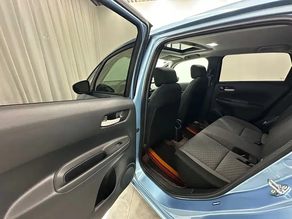 Honda Fit — фото 8
