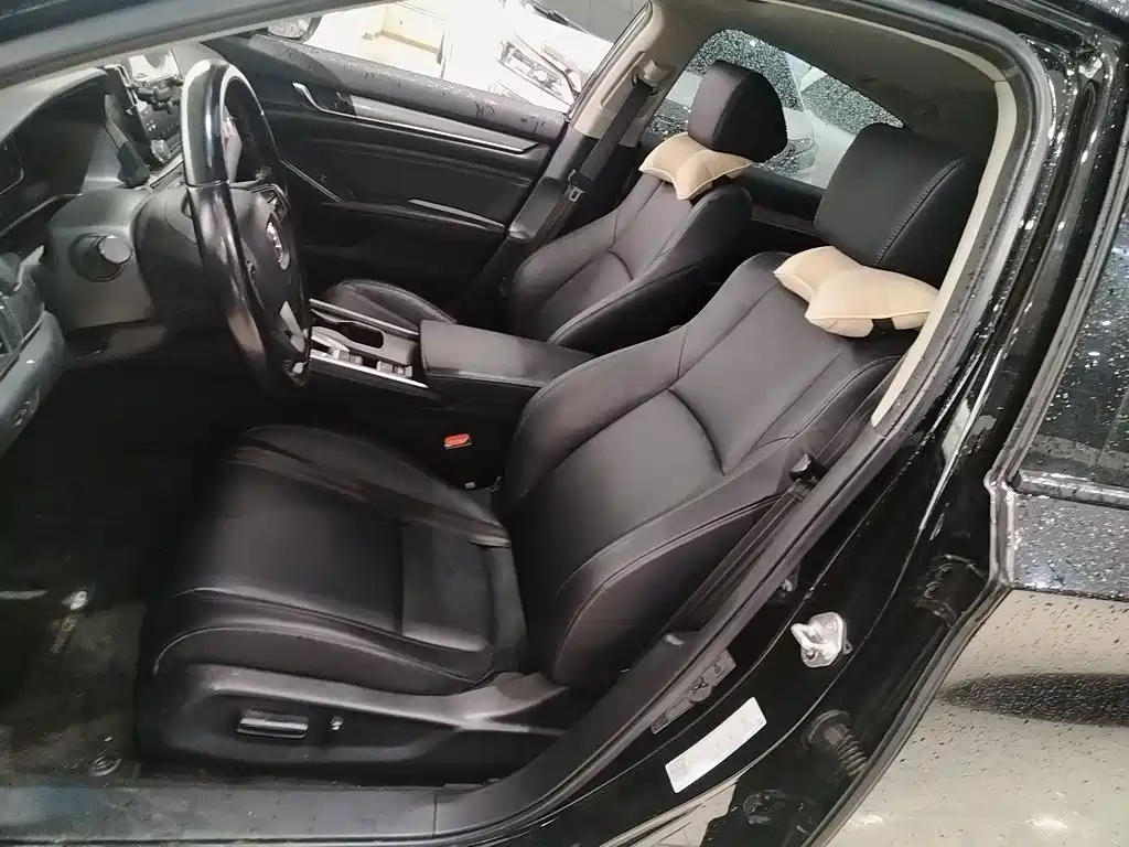 Honda Accord — фото 11