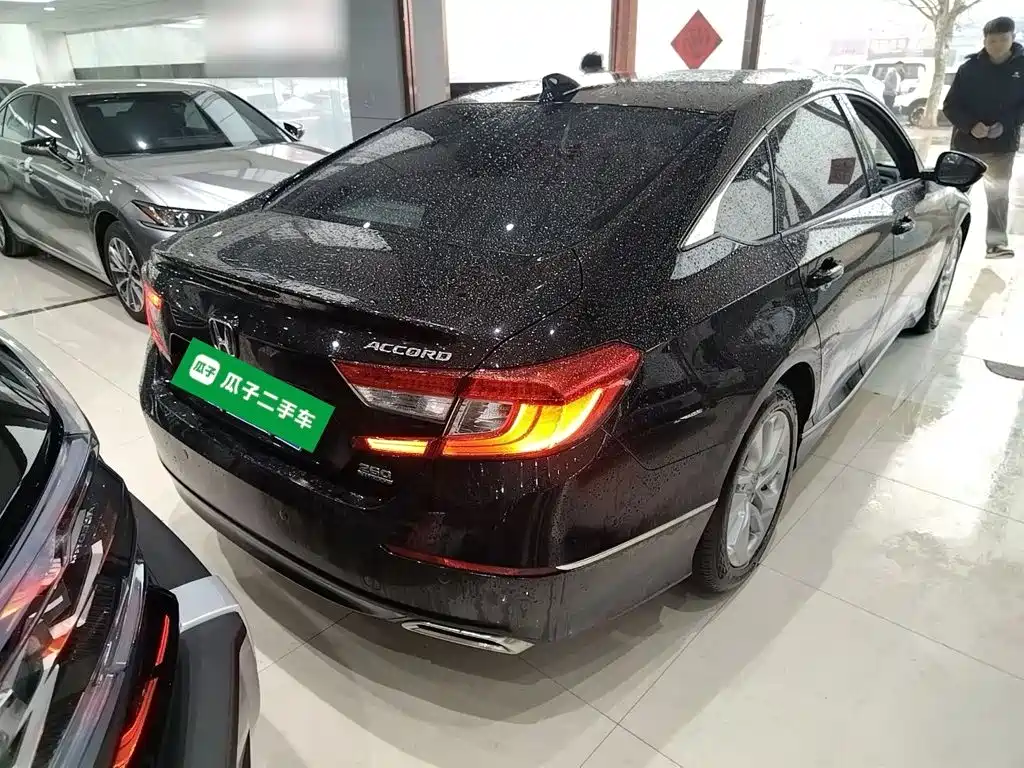 Honda Accord — фото 5