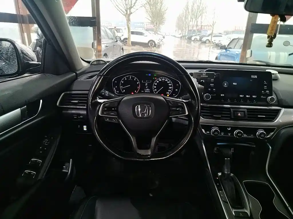 Honda Accord — фото 7