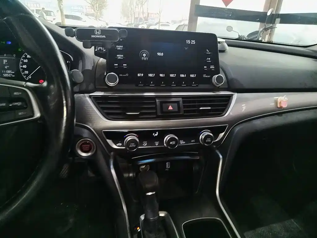 Honda Accord — фото 9