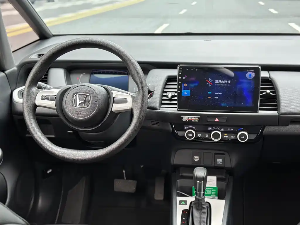 Honda Fit — фото 7