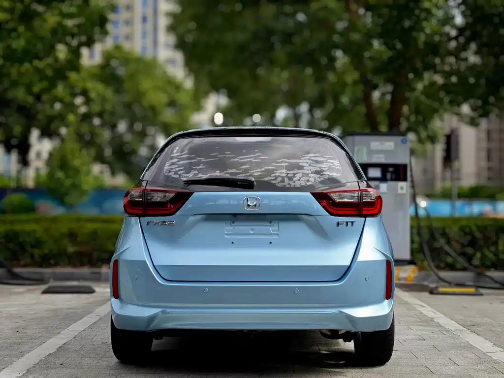 Honda Fit — фото 8
