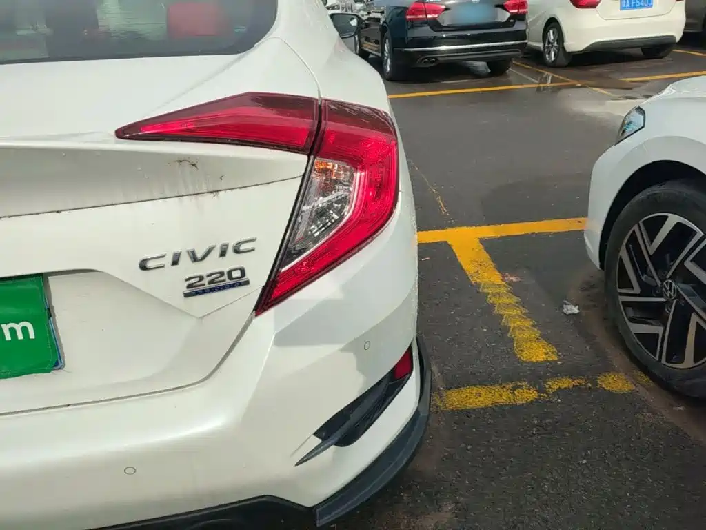 Honda Civic — фото 8