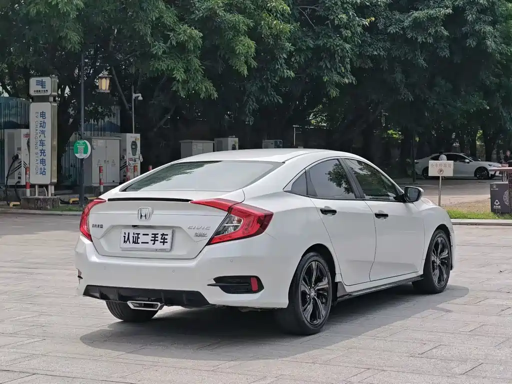 Honda Civic — фото 7