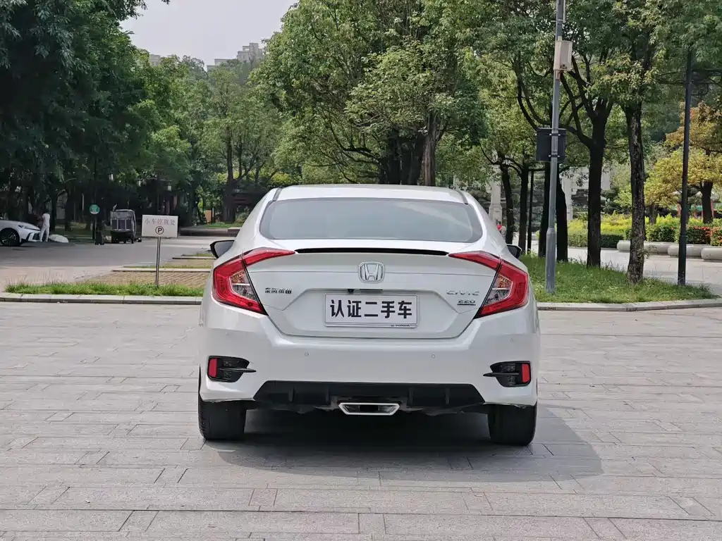 Honda Civic — фото 8