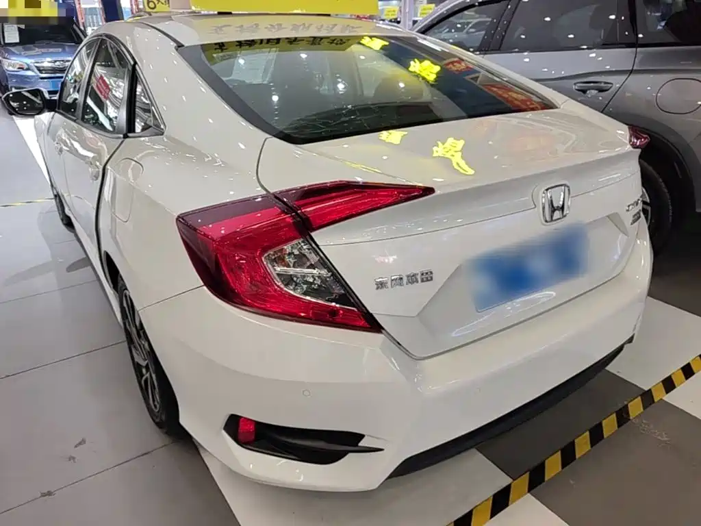 Honda Civic — фото 5