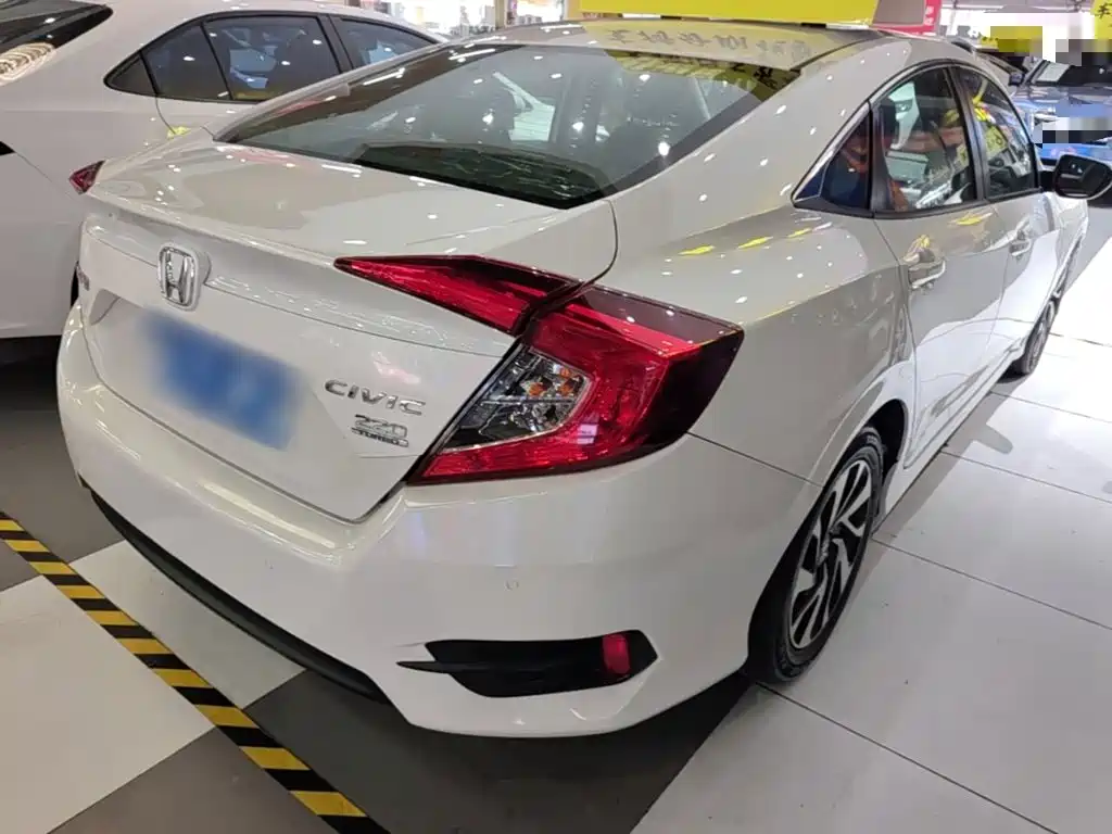 Honda Civic — фото 7