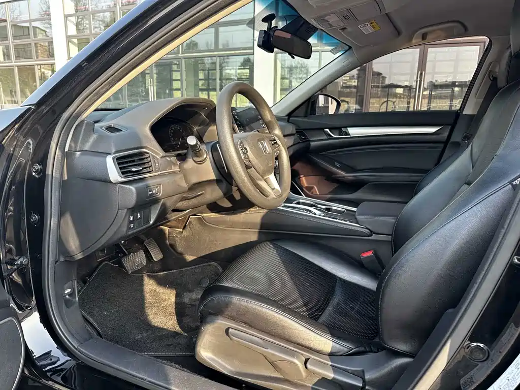 Honda Accord — фото 4