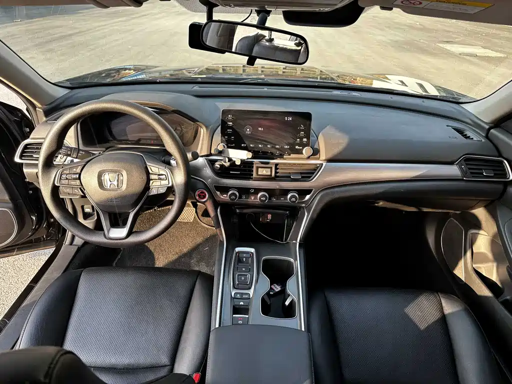 Honda Accord — фото 6