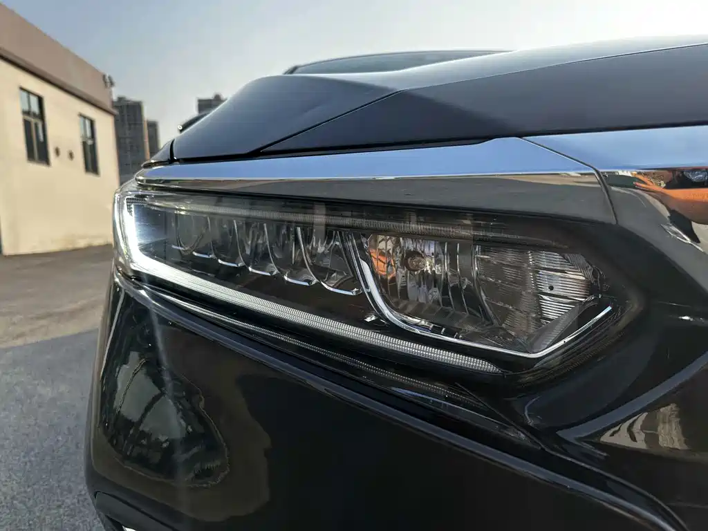 Honda Accord — фото 10